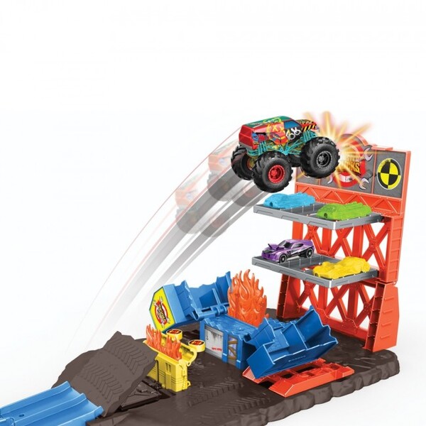 Hot Wheels Игровой набор «Приключения на станции» серии «Monster Trucks» HFB12