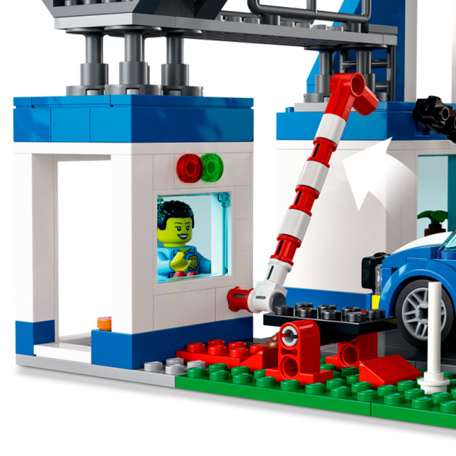 Конструктор LEGO City Полицейский участок 60316