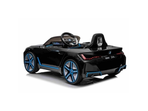 Электромобиль BMW i4